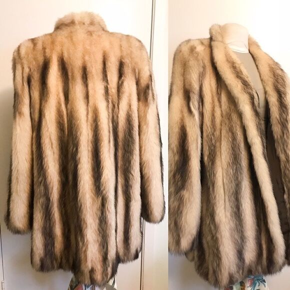 Neiman Marcus Sorbara Fitch Fur Coat - Picture 4 of 9